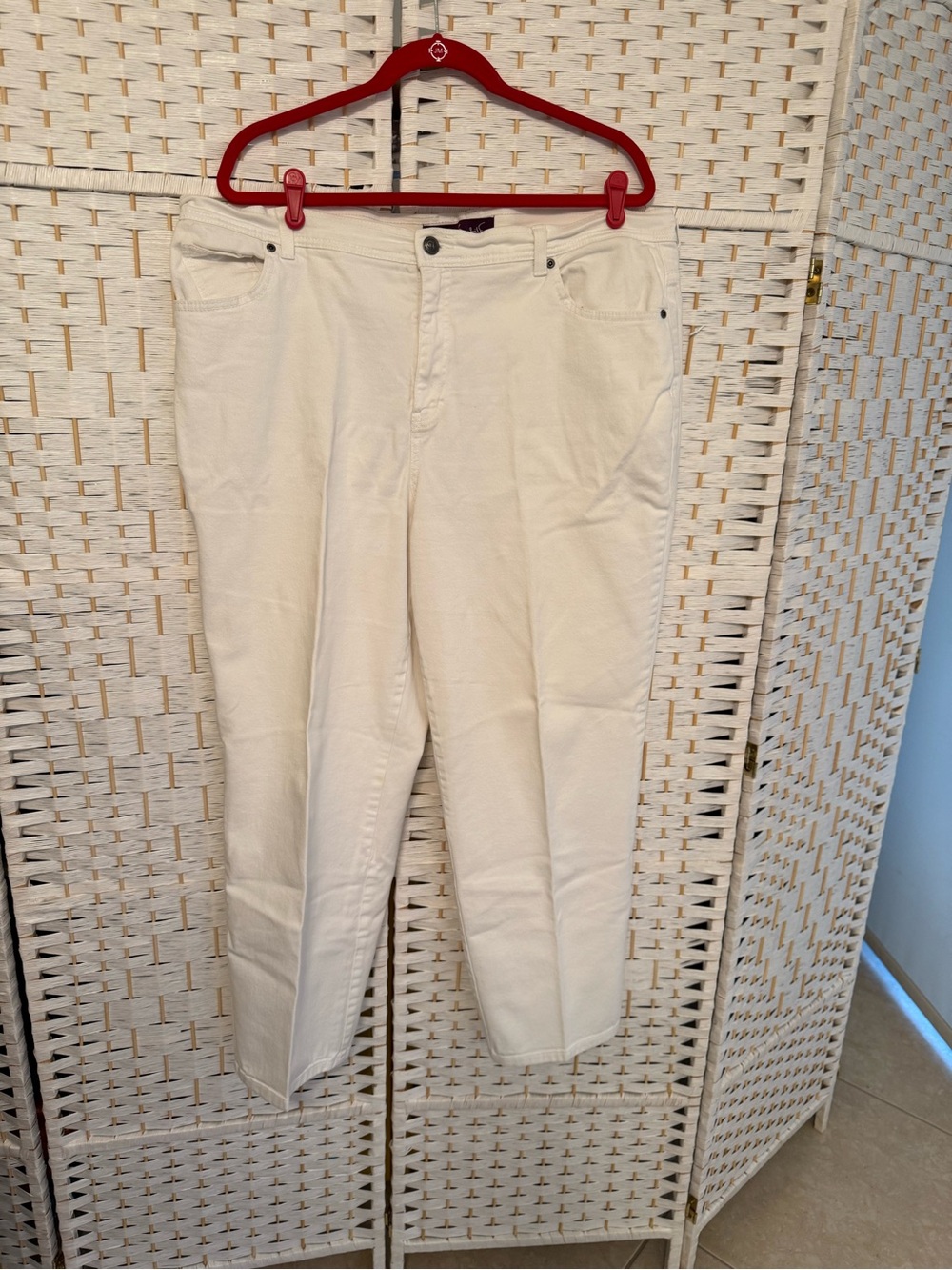 Gloria Vanderbilt Cream Straight-Leg Jeans